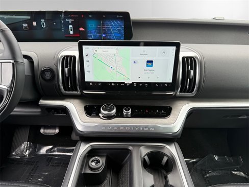 New 2025 Ford Expedition Platinum w/ Driver's Package image 11