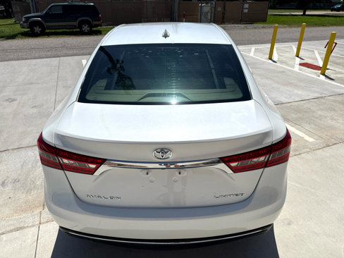 Used 2018 Toyota Avalon Limited w/ Carpet Mat Package image 10