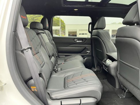 New 2025 Nissan Armada PRO-4X w/ Pro-4X Premium Package image 31