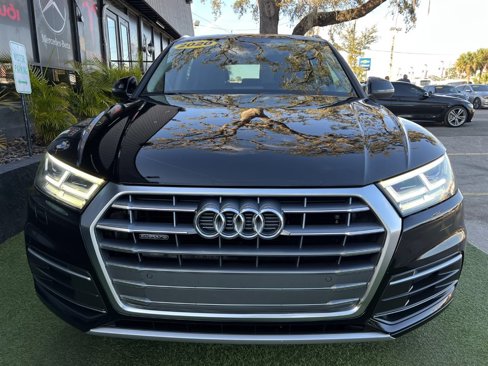 Used 2020 Audi Q5 2.0T Premium Plus w/ Premium Plus Package image 2