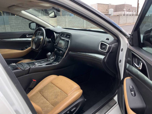 Used 2018 Nissan Maxima SR image 12