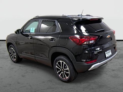 New 2026 Chevrolet TrailBlazer LT w/ Convenience Package image 2