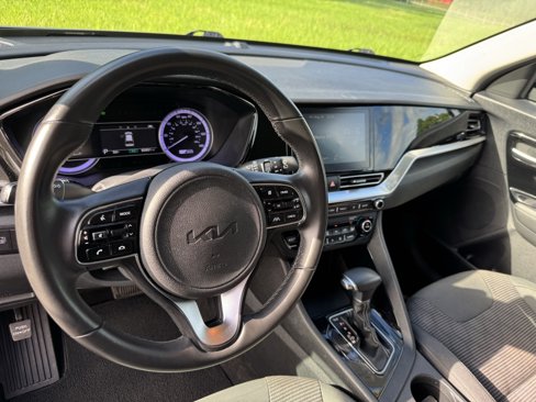 Used 2022 Kia Niro LXS image 28