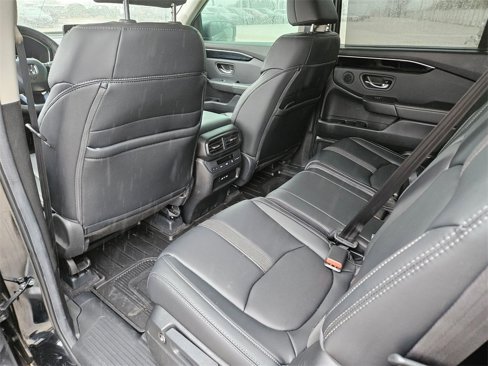 Used 2025 Honda Pilot EX-L image 12