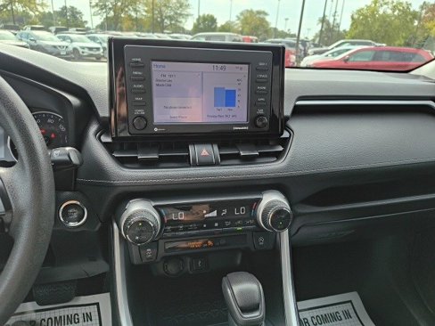 Used 2022 Toyota RAV4 XLE image 21