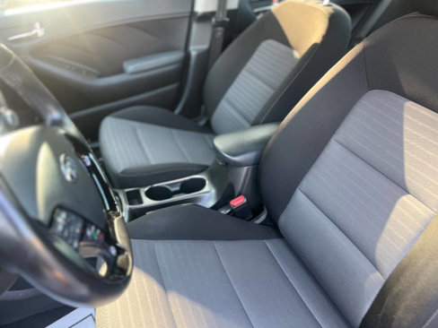 Used 2018 Kia Forte S image 11