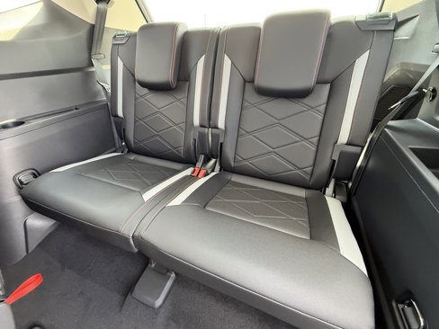 New 2025 Volkswagen Atlas Peak Edition SE image 23