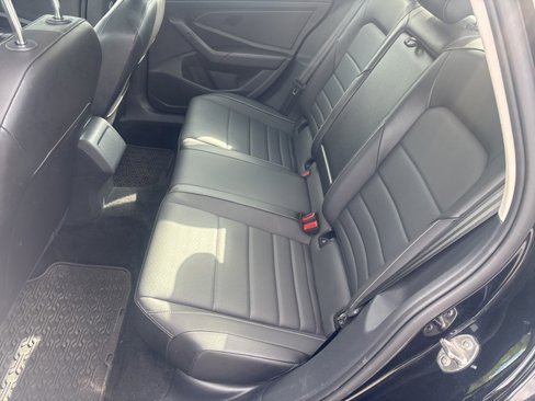 Used 2022 Volkswagen Jetta SE image 9