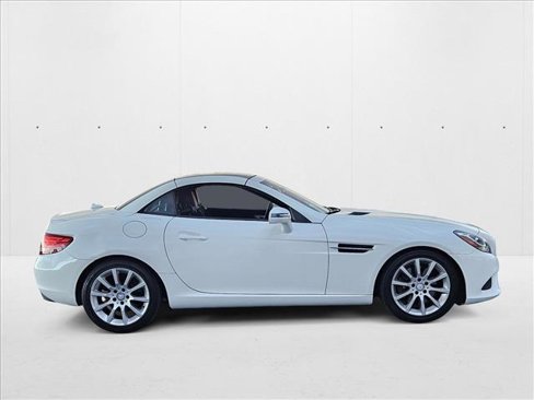Used 2017 Mercedes-Benz SLC 300 image 2