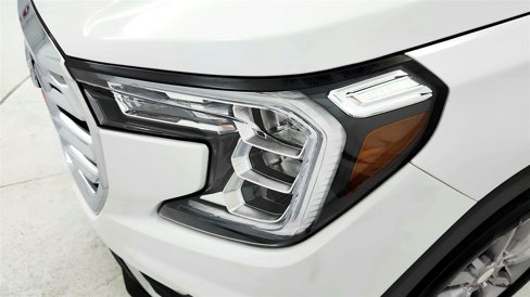 Used 2024 GMC Terrain SLT image 22