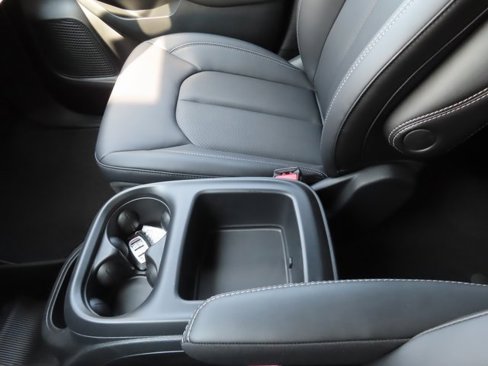 New 2026 Chrysler Pacifica Select image 35