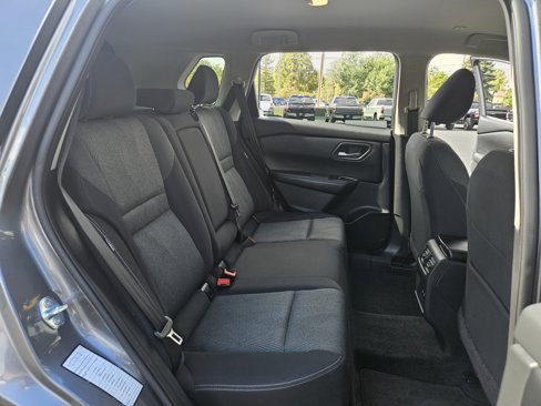 Used 2024 Nissan Rogue SV image 32