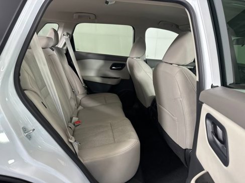 Certified 2025 Nissan Rogue SV image 27
