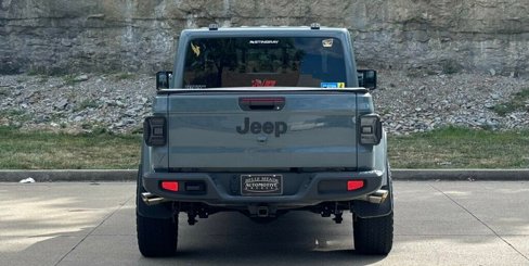 Used 2024 Jeep Gladiator Sport image 6