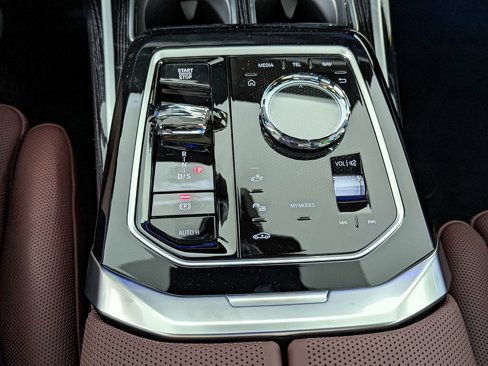New 2026 BMW 740i xDrive image 25