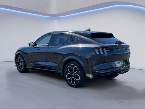 Certified 2022 Ford Mustang Mach-E GT image 5
