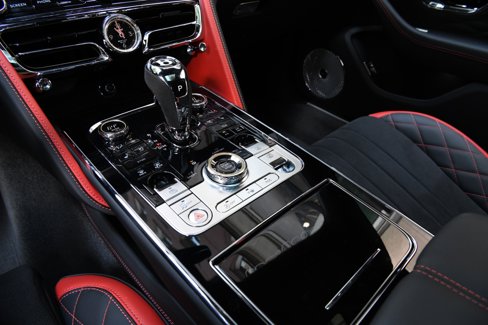 Used 2024 Bentley Flying Spur W12 image 18