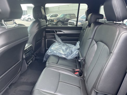 New 2025 Jeep Wagoneer 4WD image 14