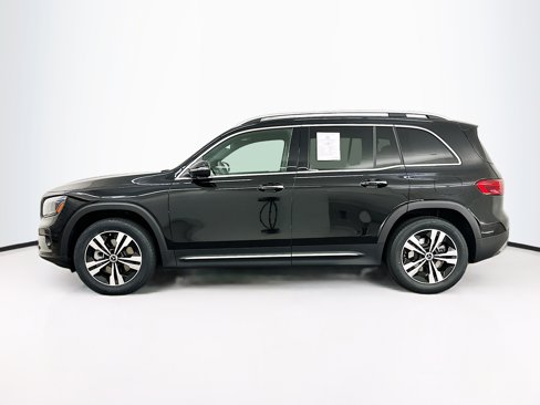 Used 2025 Mercedes-Benz GLB 250 4MATIC image 4