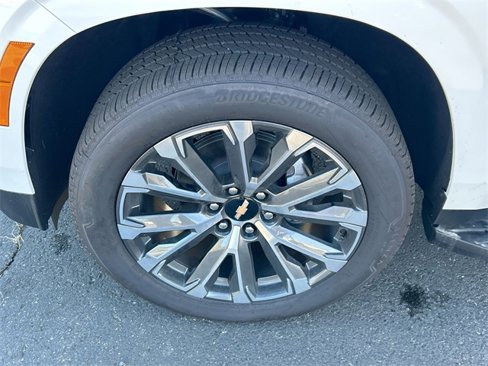New 2025 Chevrolet Suburban High Country image 33