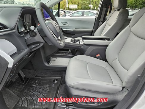 New 2025 Toyota Sienna XLE w/ XLE Plus Package image 5