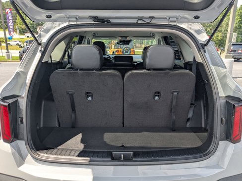 Used 2025 Kia Sorento S image 24