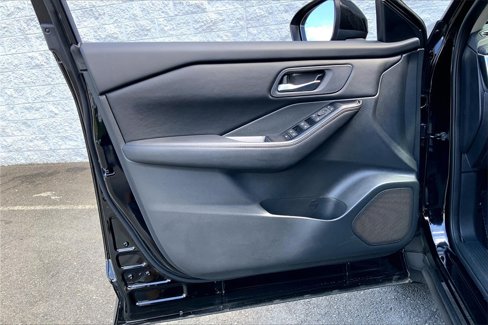 Certified 2024 Nissan Rogue SV image 26