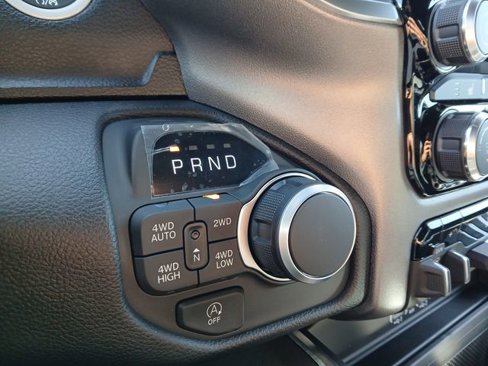 New 2026 RAM 1500 4x4 Crew Cab image 24