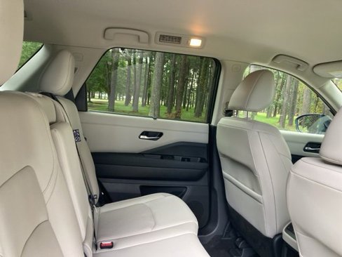 Used 2022 Nissan Pathfinder SL image 25