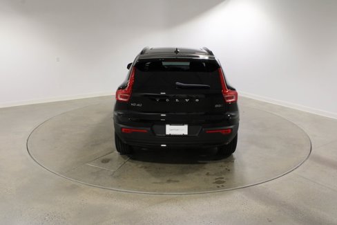 New 2026 Volvo XC40 B5 Core w/ Climate Package image 4