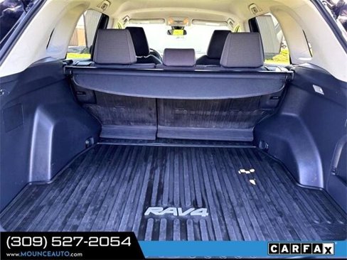 Used 2021 Toyota RAV4 LE image 19