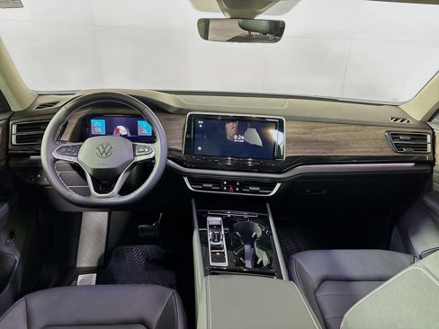 New 2025 Volkswagen Atlas SEL image 13