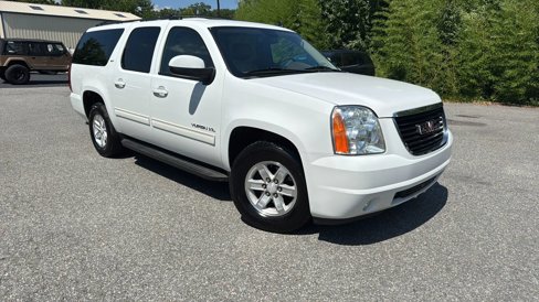 Used 2014 GMC Yukon XL SLT image 3