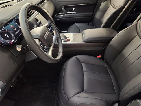 New 2025 Land Rover Range Rover SE image 13