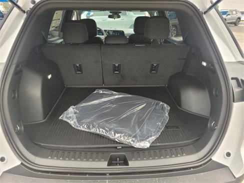 New 2026 Chevrolet Equinox LT w/ LPO, Floor Liner Package image 6
