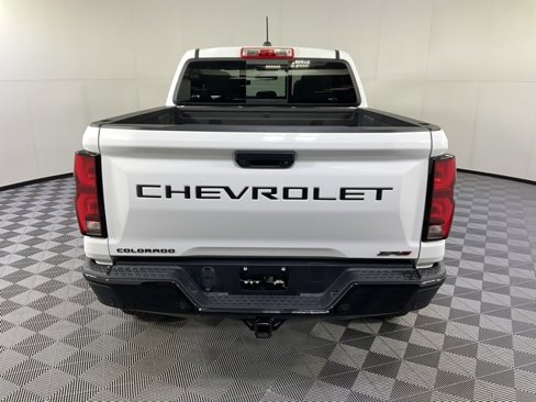Used 2024 Chevrolet Colorado ZR2 w/ Technology Package image 5