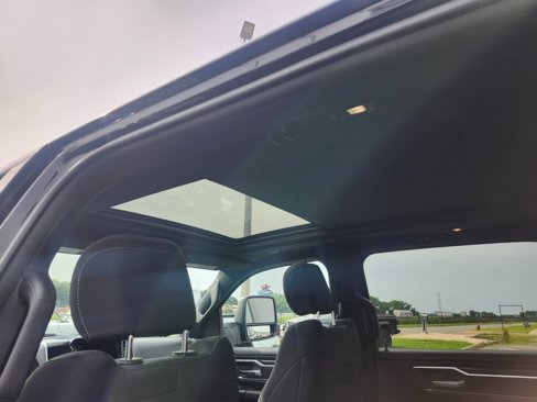 New 2025 RAM 1500 4x4 Crew Cab image 10