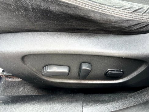 Used 2016 Nissan Rogue S image 16