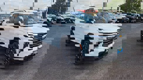 New 2026 Chevrolet Traverse LT w/ Sun and Wheel Package image 2