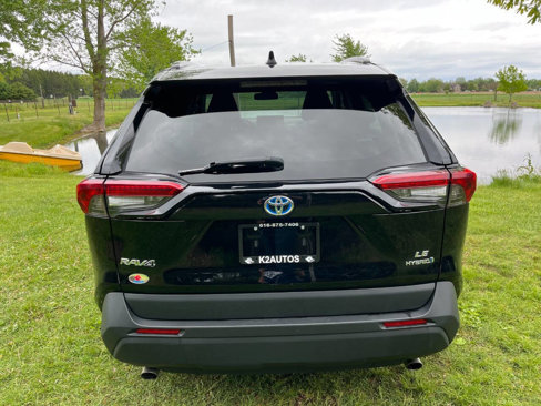 Used 2022 Toyota RAV4 LE image 9