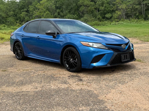 Used 2018 Toyota Camry XSE image 7
