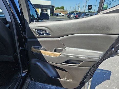 Certified 2023 GMC Acadia SLE w/ Driver Convenience Package image 11