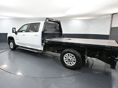 Used 2024 Chevrolet Silverado 2500 LT w/ Convenience Package image 9