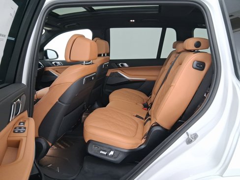 New 2026 BMW X7 xDrive40i w/ M Sport Package image 13