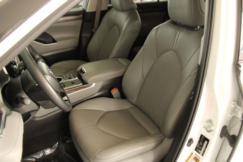 Used 2023 Toyota Highlander Limited image 23