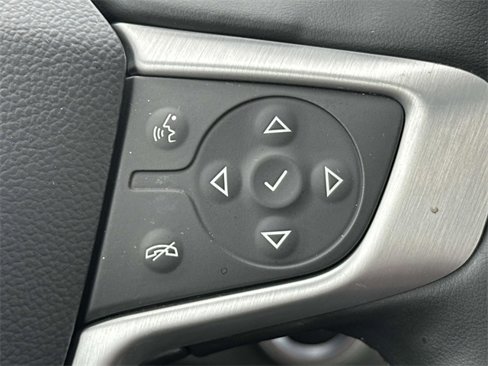 Used 2024 GMC Terrain SLT image 17