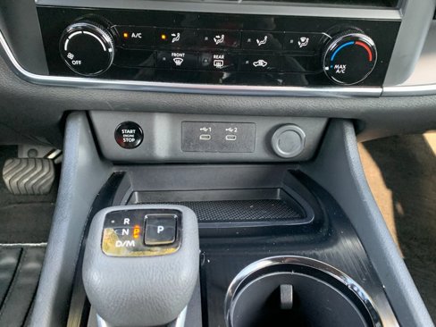 Used 2024 Nissan Rogue S image 16