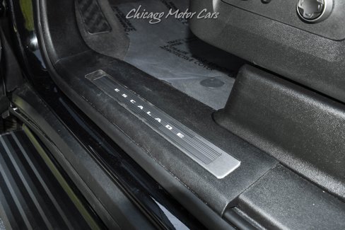 Used 2025 Cadillac Escalade ESV Sport Platinum w/ LPO, Floor Liner Package image 36