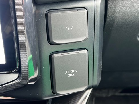 New 2025 Ford F150 Lightning Platinum image 33