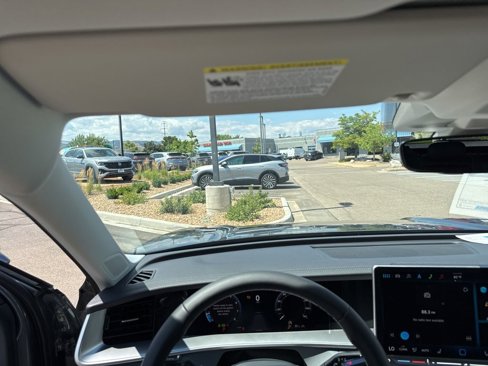 New 2025 Volkswagen Tiguan SE image 13